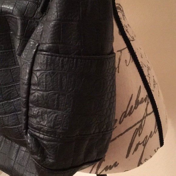 Beuno faux “Croc” Shoulder/Crossbody Bag - Picture 4 of 6